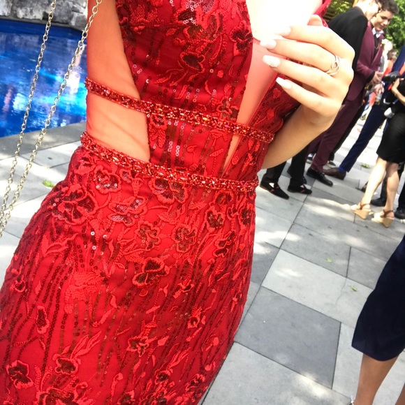 Stunning red lace with sparkle prom dress! - Picture 12 of 14